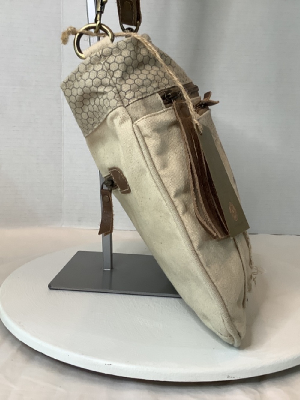 NWT CLEA RAY Canvas Skull shoulder crossbody bag - Picture 10 of 11